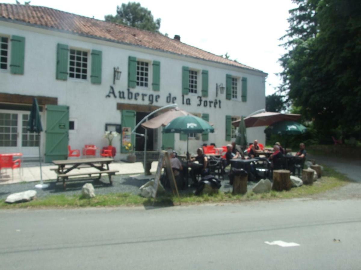 L'Auberge De La Foret Mervent Eksteriør billede